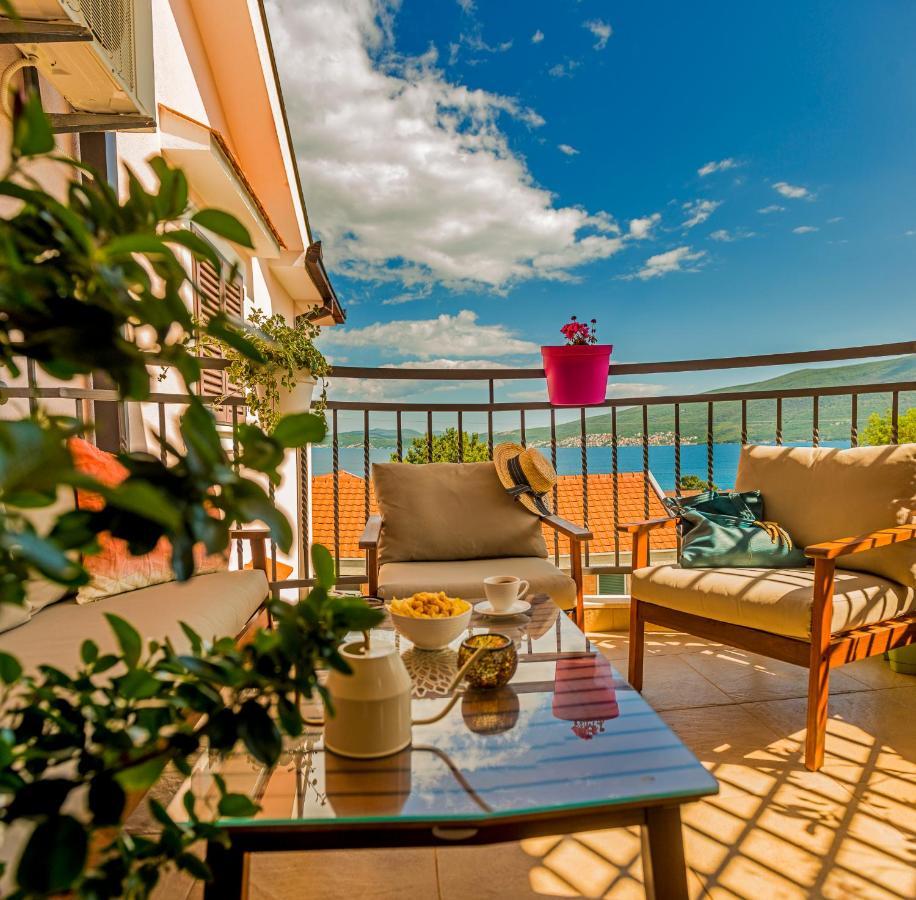 Cicciobello Lux Apartment Baosici With Stunning Sea View Luaran gambar
